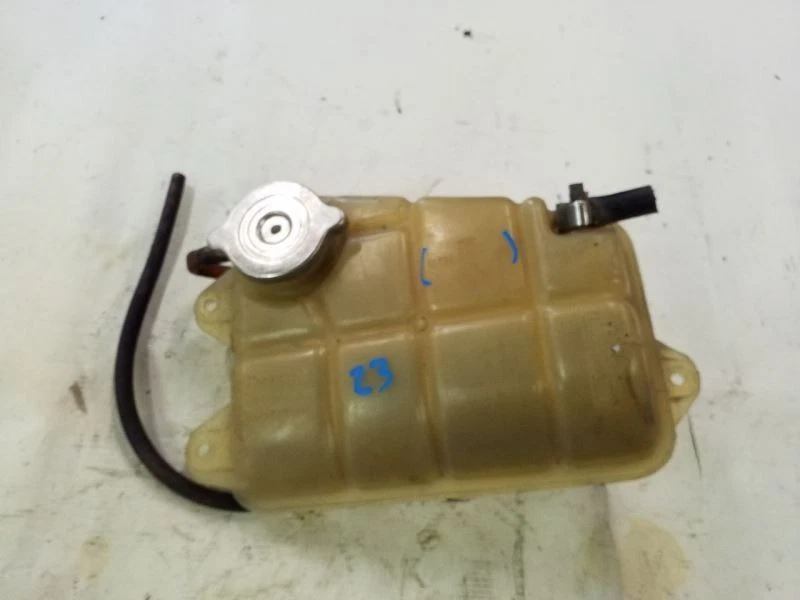 Depósito de refrigerante para Mercedes-Benz 300SD 1985 Foto 3 de 4