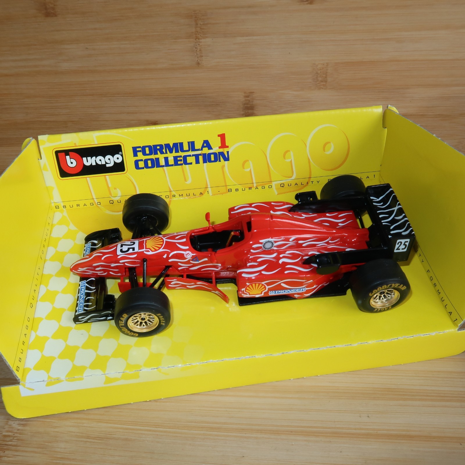 Bburago Formula 1 Fiorano Grand Prix Shell Pioneer Diecast Model Sports Car 1:24