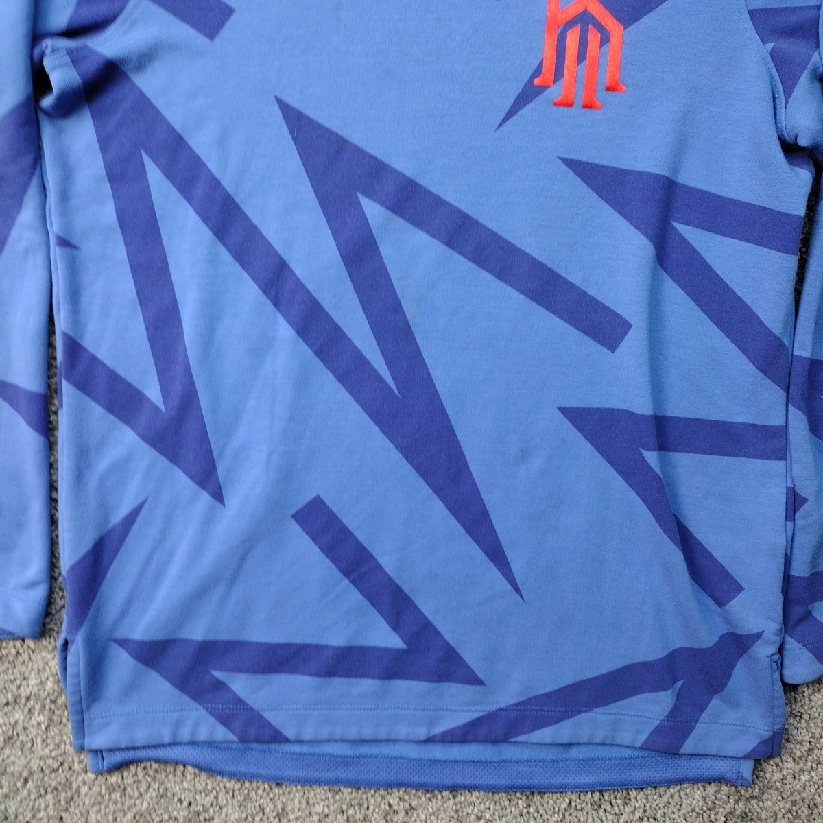 Picture 4 of 12