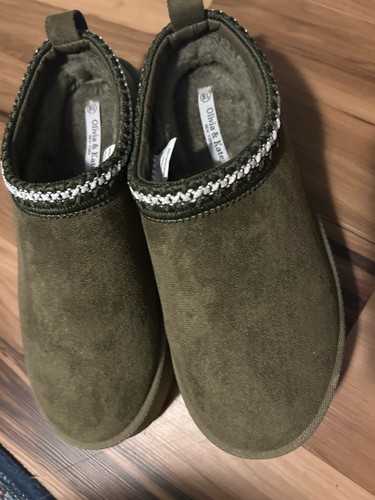 Olivia & Kate Olive Green Platform Slippers Size 8.5