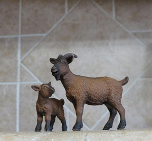 LOT 2 Schleich #13828 Goat baby kid #13829 farm life animal retired 17-25 toys