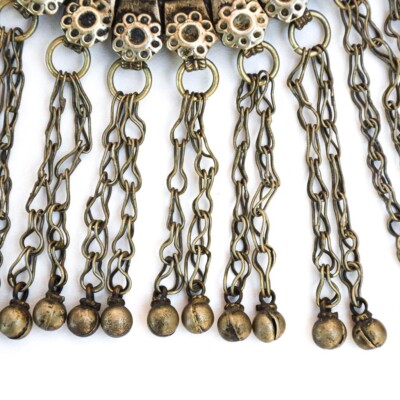 Collier Ethnique Vintage En Métal Avec Pendentif Paix – Longueur 46-50 Cm – Fabriqué En France 1968 – Occasion