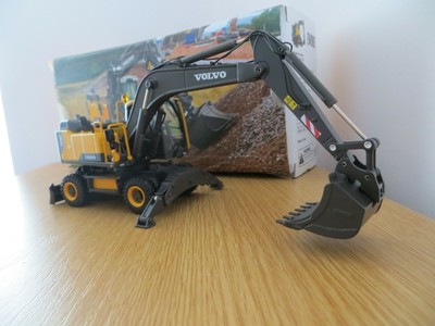 MOTORART VOLVO EW180E WHEELED EXCAVATOR VOLVO DIECAST MODEL VOLVO