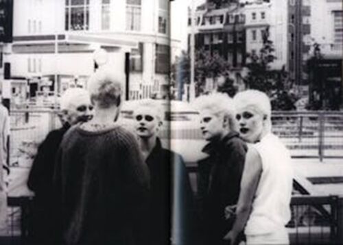 Punk Rock In London 1977-1979 New Edition Satomi Nihongi Signed Book From JAPAN - Picture 3 of 6