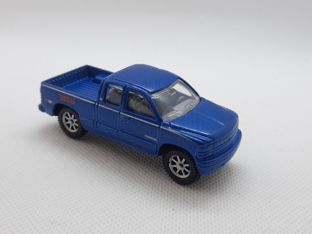 1999 99 Chevy Silverado 1500 Z71 Collectible 1/64 Scale Diecast