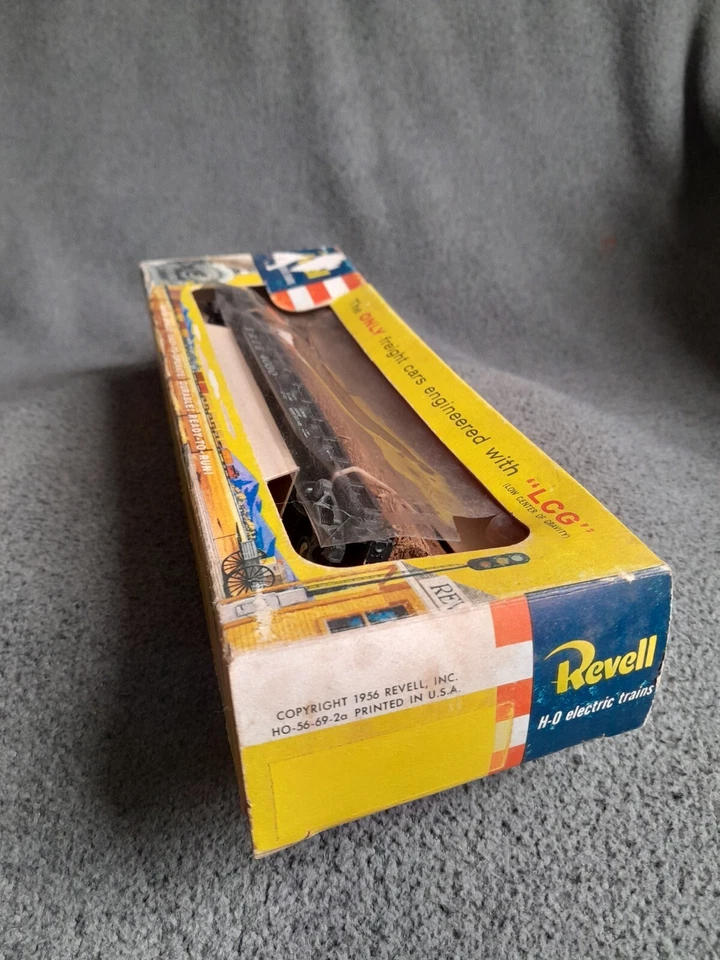 Vintage 1950s NOS Erie 4030 Black 50' Flat Car With Real Wood Logs Never Used - Image 2 of 2