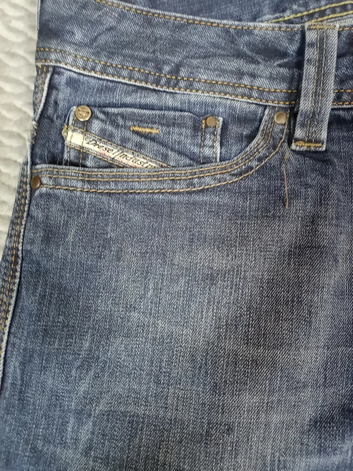 Молодежные джинсы Diesel 14 синие 30x26 прямые штанины ковбойский вестерн искусственно состаренные - Изображение 4 из 4