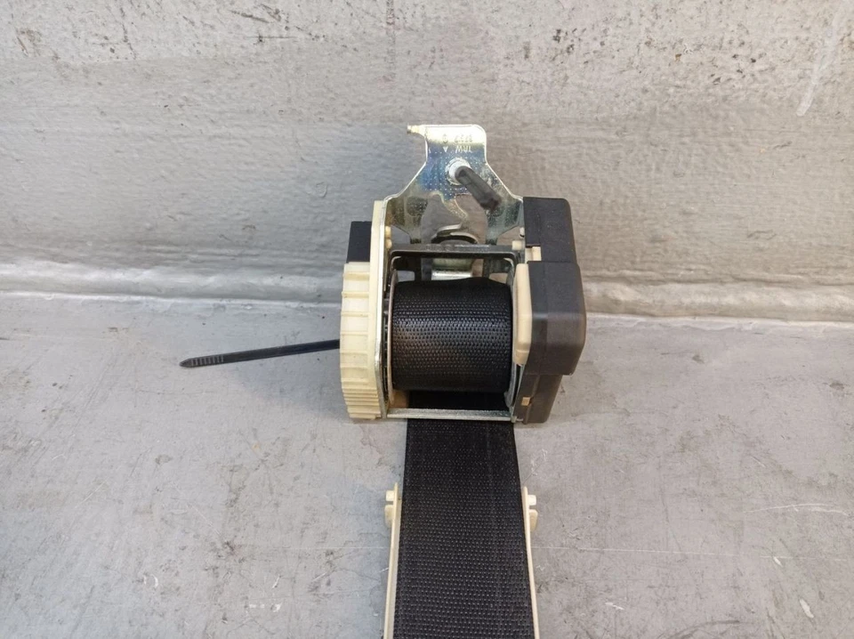 Cinturón seguridad delantero izquierdo opel astra g caravan (t98) 2.0 16v 90560635 Foto 3 de 4