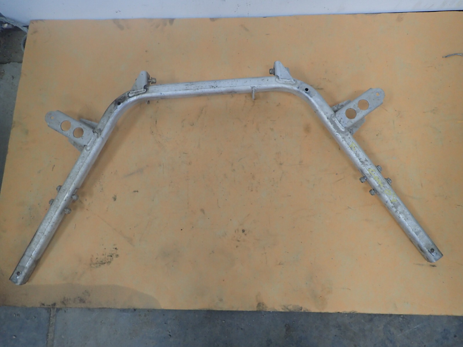 2009 CAN AM OUTLANDER 800 XT EFI, FRONT CARRIER RACK SUPPORT (CAN-09)