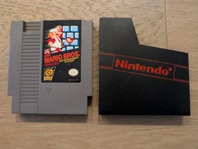 Super Mario Bros. (Nintendo NES, 1985) - With Manual