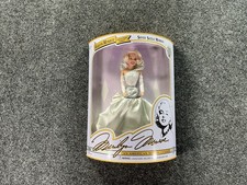 Marilyn Monroe Silver Sizzle Doll Collector Series DSI 1993 NRFB New Box