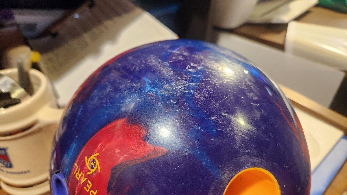 Storm Phaze II Pearl Bowling Ball 14 lbs Preowned Span 3 9/16