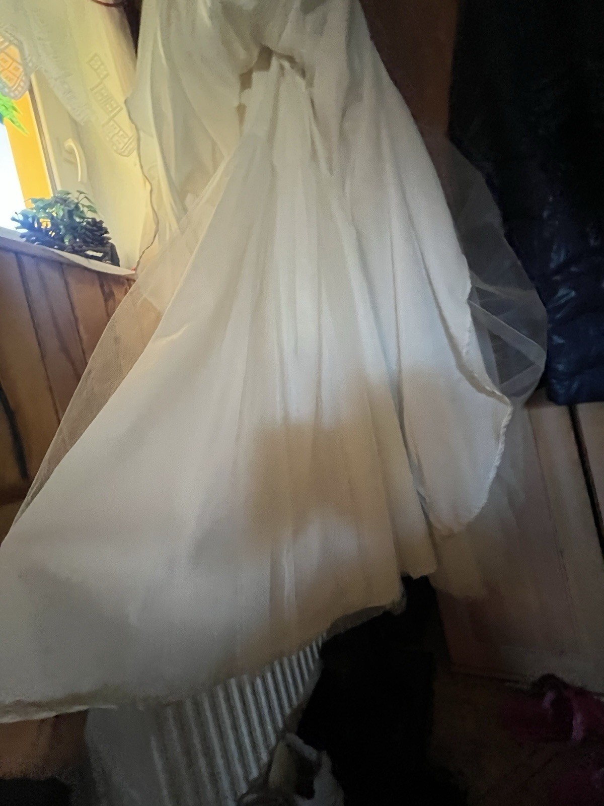 Gorgeous Lightweight Wedding Bride’s Dress A Line Cream White Ivory Size 6-8 UK image 8