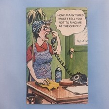 Comic Postkarte um 1970 Büro Reiniger Telefon Zigarette Lockenwickler Holz Politur