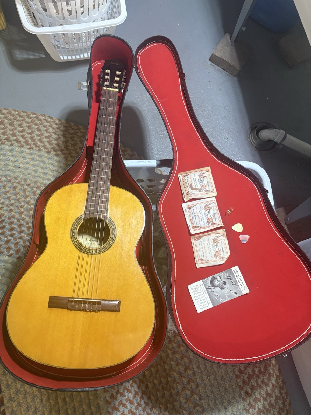 Vtg 1960s Yamaha G-100 Classic Acoustic Guitar w Case Great Used Condition!