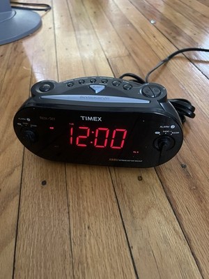 Timex T715 Dual Alarm Clock Radio AM/FM Large Display Redi-Set XBBU Tested Works