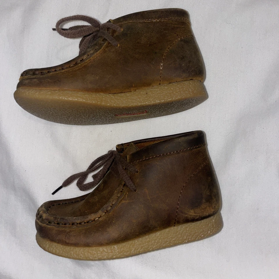 Clarks Originales Wallabee Marrón Cuero Botines Zapatos Niños Pequeños 5.5 M  Foto 2 de 4