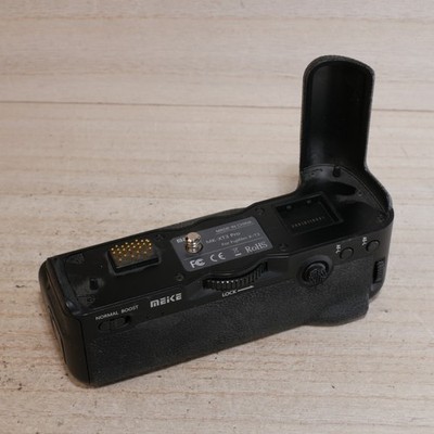 Meike MK-XT3 Pro for Fujifilm X-T3 Mirrorless Digital Camera *GOOD*