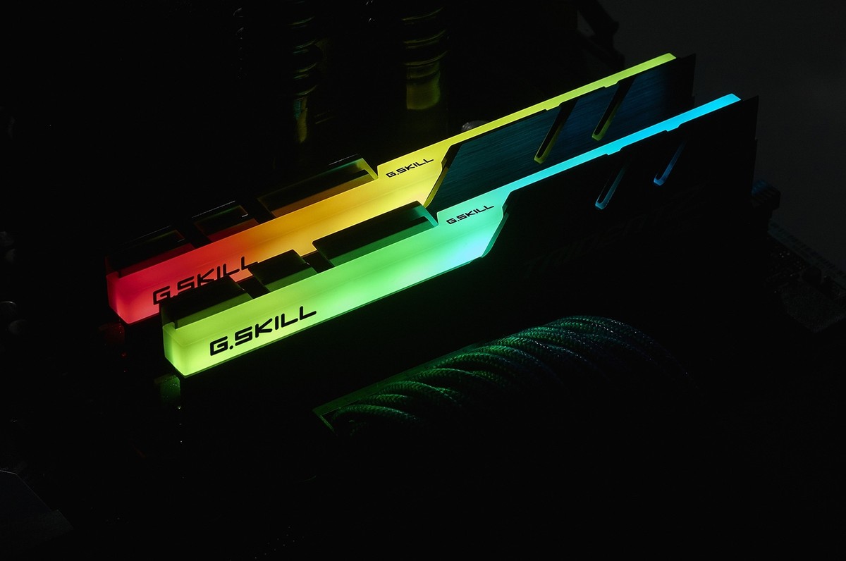 Kit 32Go DDR4 G.Skill TridentZ RGB 4400Mhz CL19 (2x16Go) - PC4-35200 Neuf