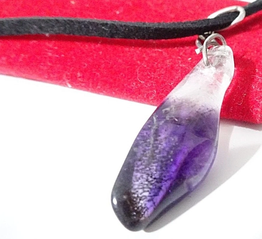 Ciondolo con ametista naturale degradante da trasparente a viola - Immagine 4 di 4