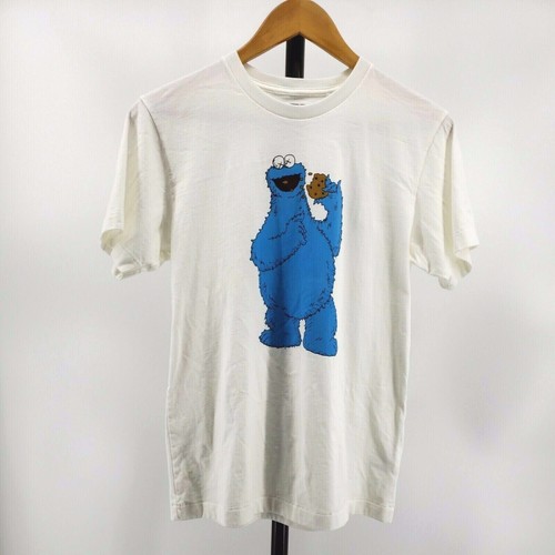 uniqlo cookie monster t shirt