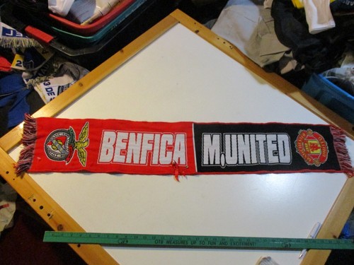 "BENFICA (PORTUGAL) vs MANCHESTER UNITED STRICK OFFIZIELLER SCHAL 44"" x 7,75""