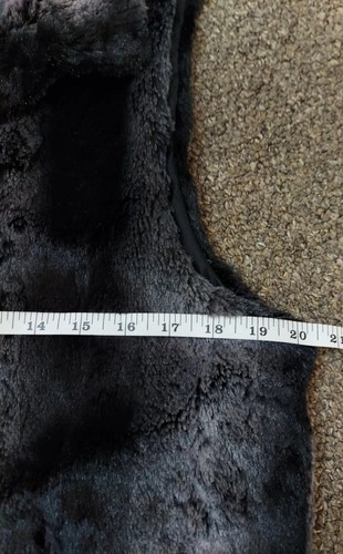 Betsey Johnson Faux Fur Black & Gray Vest Pockets Hook Eye Closures Sz Medium - Picture 6 of 8