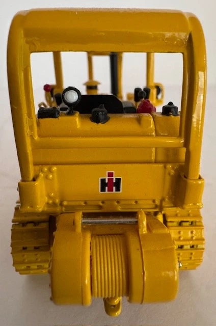 1:50 International Harvester 175 Demilition Bucket Loader With Winch 50-3072 - Image 4 of 4