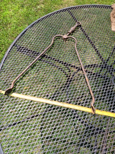 Antique fireplace tongs - Picture 3 of 3