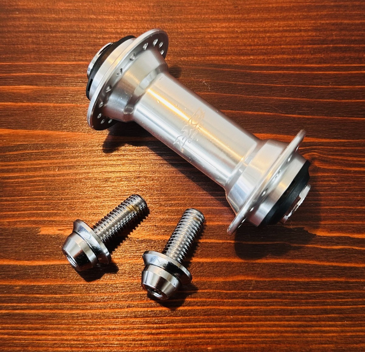 Shimano DXR HB-MX70 Front Hub 32H Bolt On | eBay