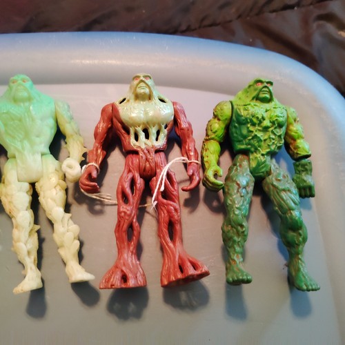 Vintage Swamp Thing Konvolut 3 Figuren von 1990 und 4 Zubehörteile