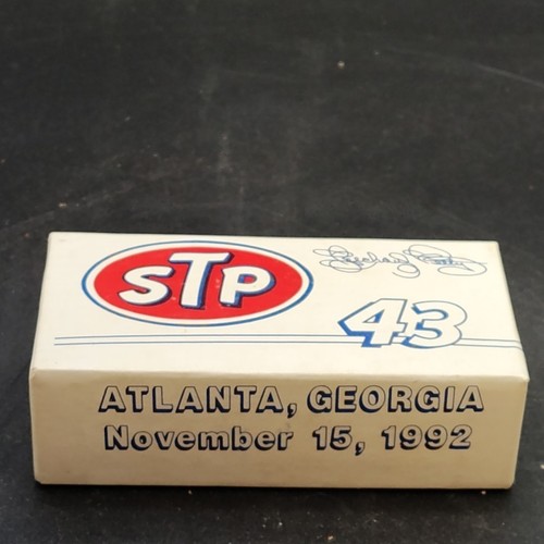 Richard Petty Collectors Edition Last Race #43 STP Pontiac Grand Prix 1/64 sc - Bild 3 von 4