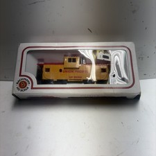 Bachmann HO Scale Union Pacific Wide Vision Cupola Caboose No. 43-1007-01 NOS