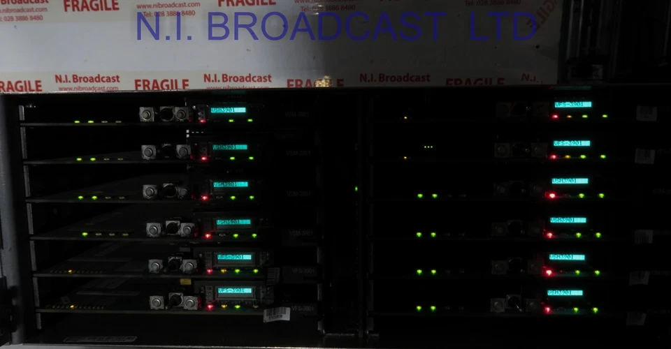 Harris Leitch NEO frame with 8x SDI monitor DAs, 4x SDI syncs 2x power supplies - Image 4 of 4