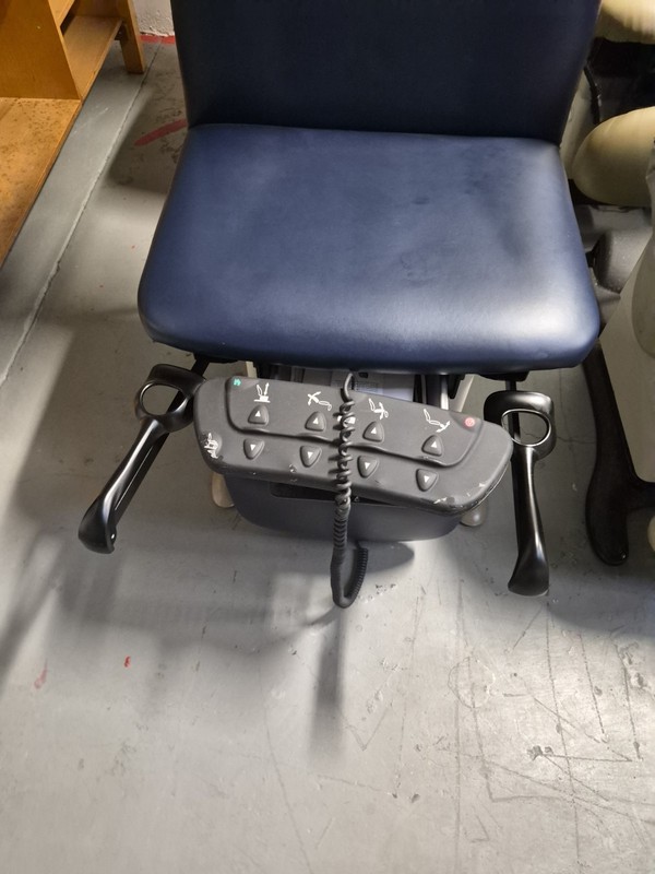 Midmark 230 Procedure Table