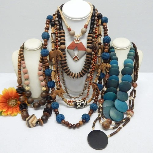 VINTAGE TO NOW BOHO THEMED FASHION /COSTUME JEWELRY NECKLACE LOT