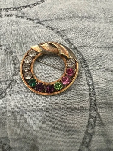 Vintage birthstone brooch-costume jewelry