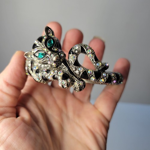 Betsey Johnson All Wrapped Up White Tiger Cat Critter Hinged Bangle Bracelet - Picture 11 of 19