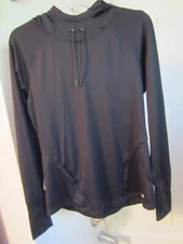 NWOT women's long sleeved hooded active wear top Layers 8 Size M black