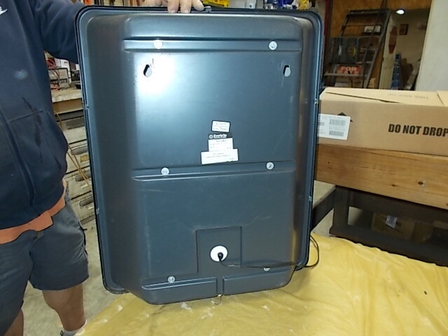 Picture 2 of 3