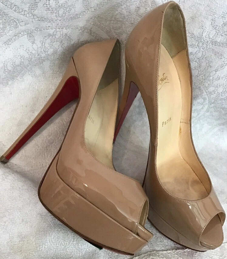 Christian Louboutin Lady Peep Black/Gold Spike Heels : r/louboutins