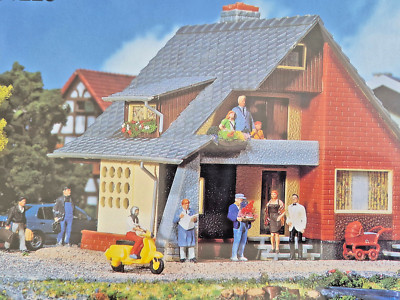 FALLER H0 131225  Haus mit Balkon eingeschweißt in OVP/2510-2