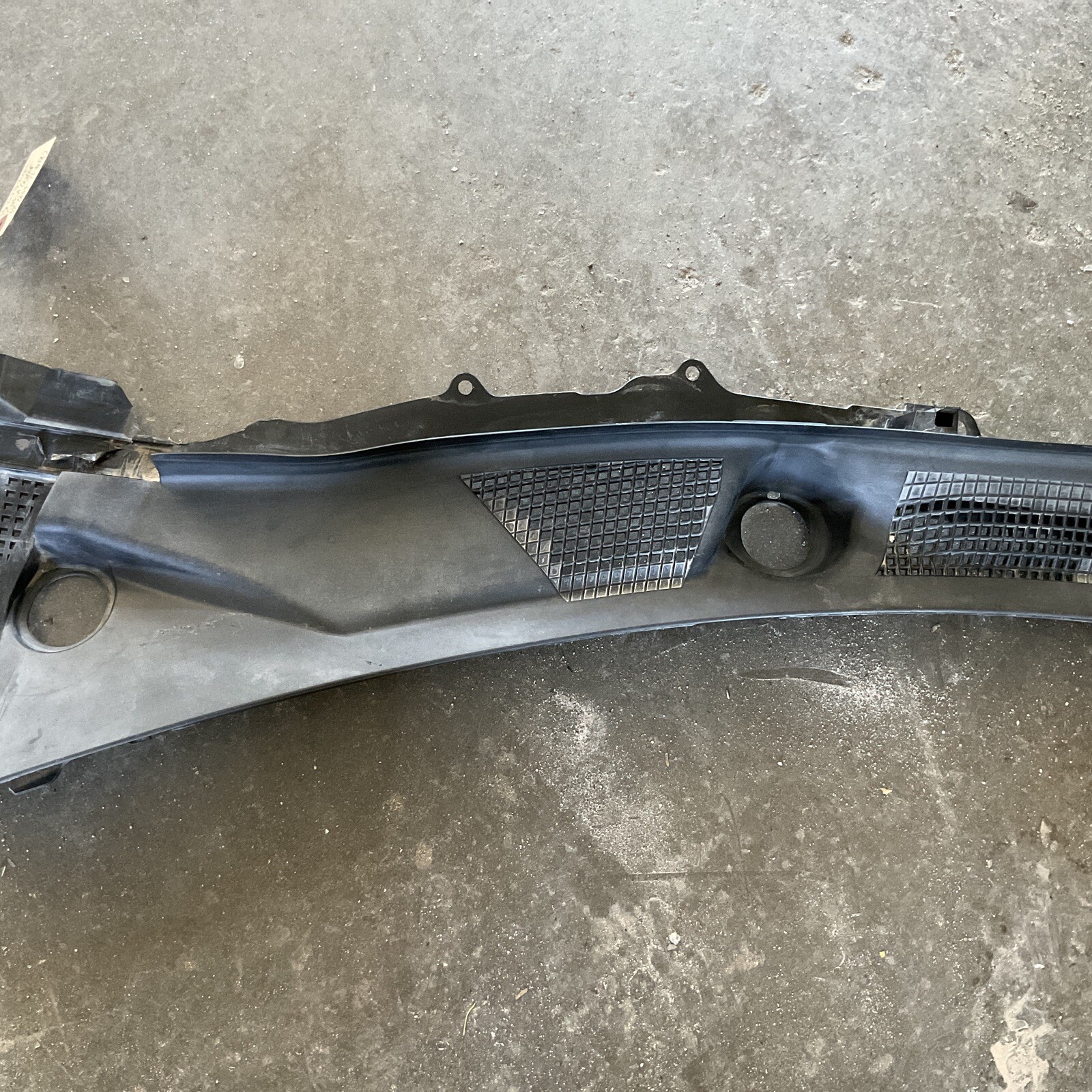 Infiniti Nissan OEM G37cowl Panel Windshield Wiper Motor Cover Left