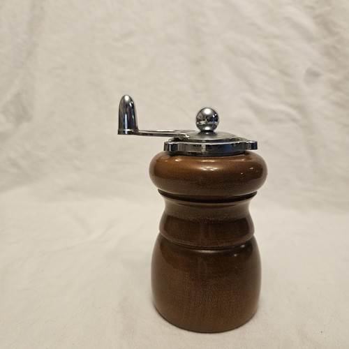Vintage William Bounds Pepper Mill Grinder Silver Wood Great Condition