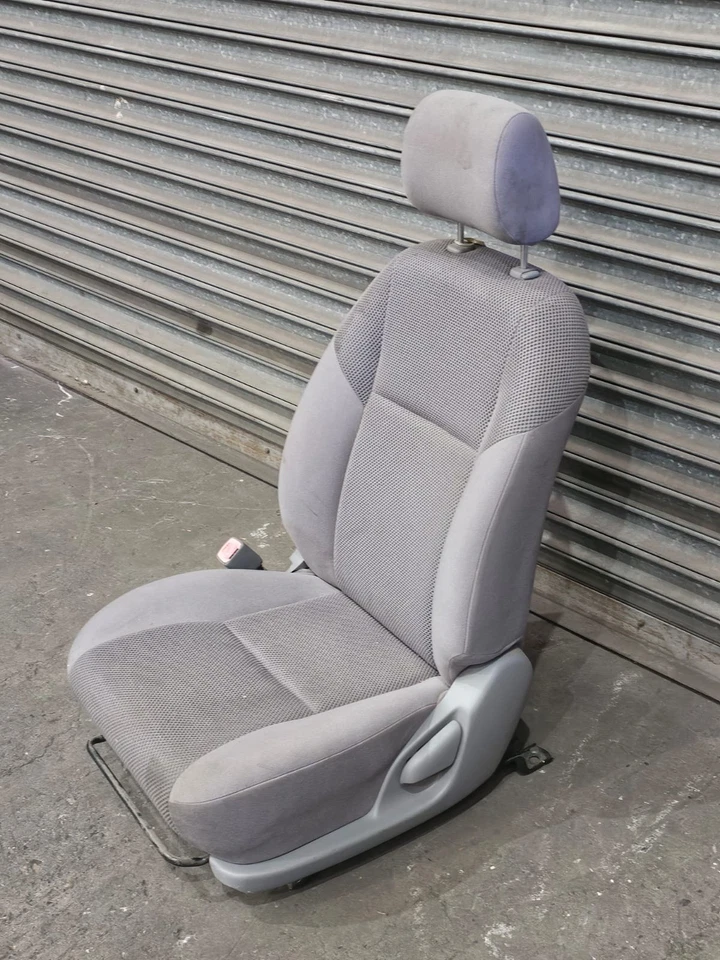 TOYOTA HILUX LEFT FRONT SEAT , SR5 2005-2009 (BUCKET SEAT TYPE), CLOTH, GREY - image 2 of 4