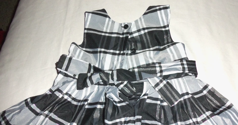 Vestido de fiesta para niños pequeños Jona Michelle negro a cuadros plateado brillante talla 3T usado en excelente estado Foto 3 de 4