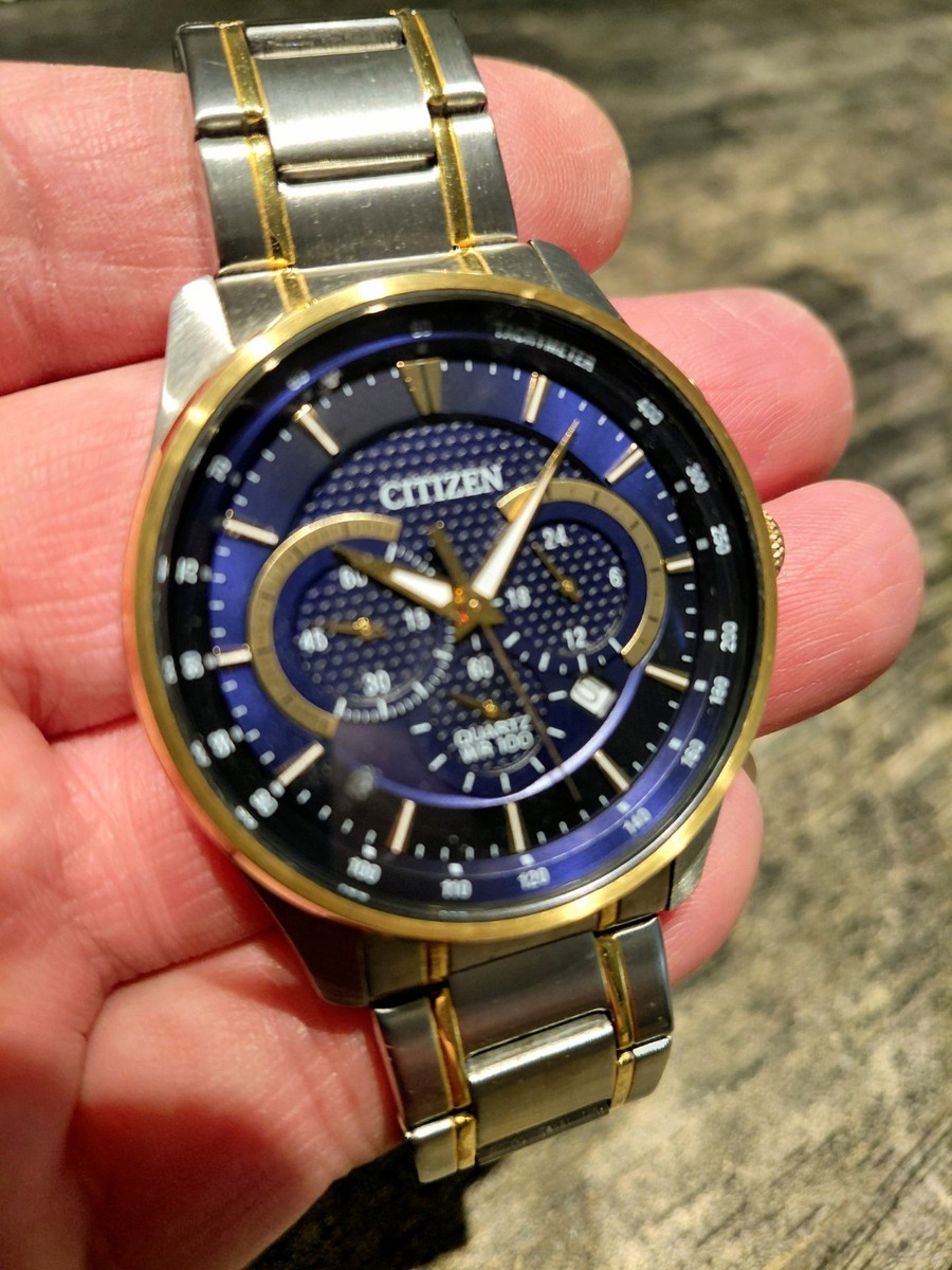 CITIZEN クォーツ腕時計 シルバー/ゴールド R29 Citizen Men's Two Tone Blue Dial Chronograph Stainless Steel Watch