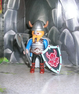 LOT FIGURINE  ACCESSOIRE PLAYMOBIL PERSONNAGE VIKING CHEVALIER MOYEN AGE - Photo 1/2