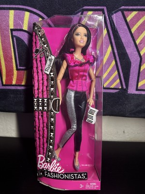Barbie Fashionista Raquelle Doll and Clothes Mattell 2011 Brand New 