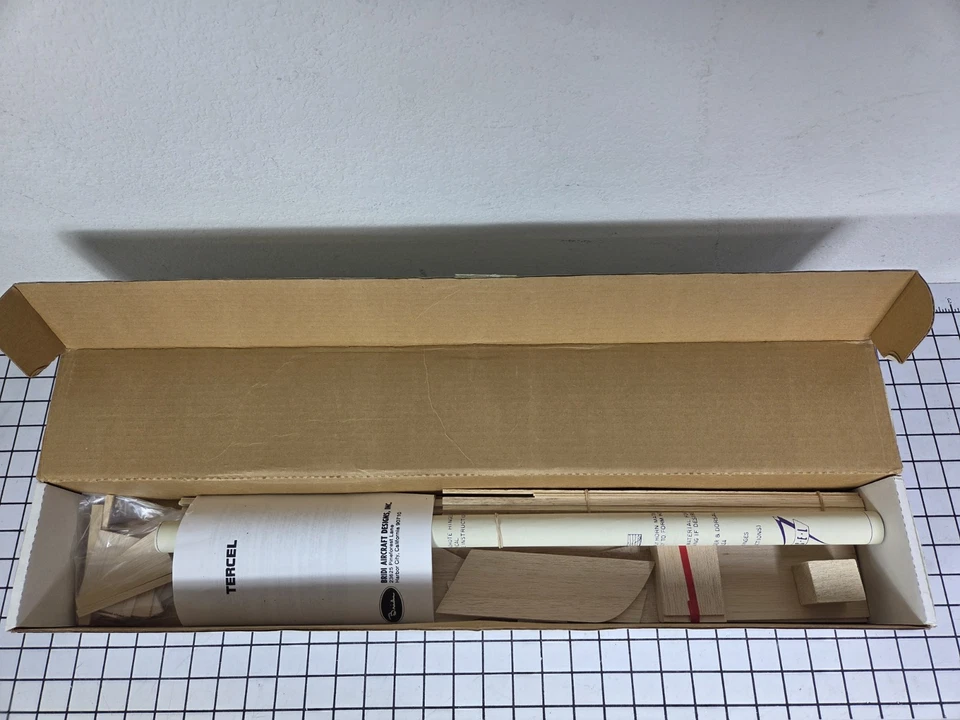 Bridi "Tercel" NOS- *SIGNED* Vintage Balsa, Grenade Launch Sailplane Kit 50.5" - Image 4 of 4